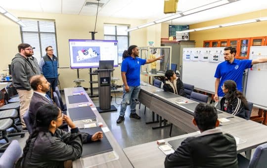 17E_28A_5881567_3736055286_5